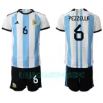 Camisola Argentina German Pezzella 6 Criança Equipamento 1ª Mundial 2022