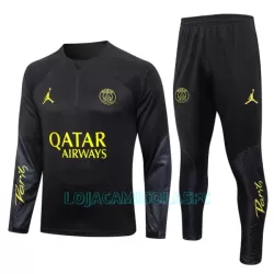 Sweat de Treino Conjunto Paris Saint-Germain Homem Quarto-Zíper 2023/24 Preta Sweat de Treino Conjunto Paris Saint-Germain Homem Quarto-Zíper 2023/24 Preta