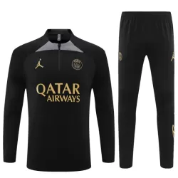 Conjunto de Moletom de Treino Paris Saint-Germain Criança Quarto-Zíper 2023/24 Preta Conjunto de Moletom de Treino Paris Saint-Germain Criança Quarto-Zíper 2023/24 Preta