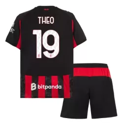 Camisola AC Milan Theo 19 Criança Equipamento 1ª 2025-26 Camisola AC Milan Theo 19 Criança Equipamento 1ª 2025-26