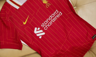 A nova camisola do Liverpool homenageia os clássicos A nova camisola do Liverpool homenageia os clássicos