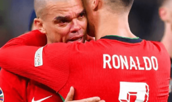 Adeus, Ronaldo! Adeus, Croos! Adeus, Ronaldo! Adeus, Croos!