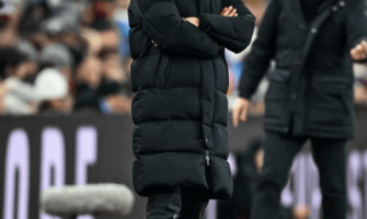 Após 15 rodadas da Premier League, Manchester United e Manchester City estão com apenas 3 pontos de diferença