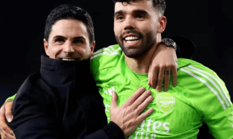 Arsenal retorna às quartas de final da Liga dos Campeões após 14 anos