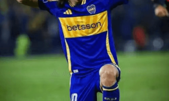 Cavani, de 37 anos, ainda escreve lendas no campo verde Cavani, de 37 anos, ainda escreve lendas no campo verde