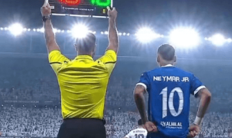 Neymar regressa aos relvados após 370 dias Neymar regressa aos relvados após 370 dias