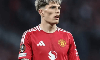 A transferência de Garnacho está num impasse e a redução de preço ainda não suscita interesse A transferência de Garnacho está num impasse e a redução de preço ainda não suscita interesse