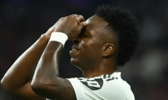 Impasse na renovação do contrato de Vinicius Junior e crise de confiança no Real Madrid
