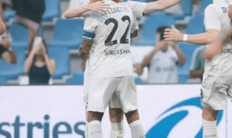 Nápoles garante vitória na estreia, De Bruyne brilha com o primeiro golo Nápoles garante vitória na estreia, De Bruyne brilha com o primeiro golo