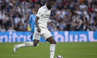 Real Madrid planeia prolongar contrato com o lendário defesa Antonio Rüdiger