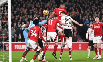 Slote fez uma substituição mágica, o Liverpool empatou com o Nottingham Forest 1-1 Slote fez uma substituição mágica, o Liverpool empatou com o Nottingham Forest 1-1