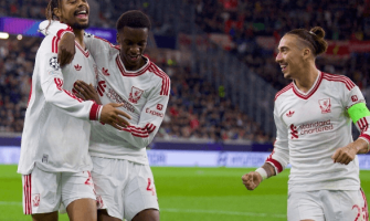 Barcola brilha com um hat-trick na Liga dos Campeões