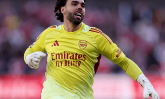 Raya conquista a Luva de Ouro pela terceira vez! Título da Premier League do Arsenal ao alcance